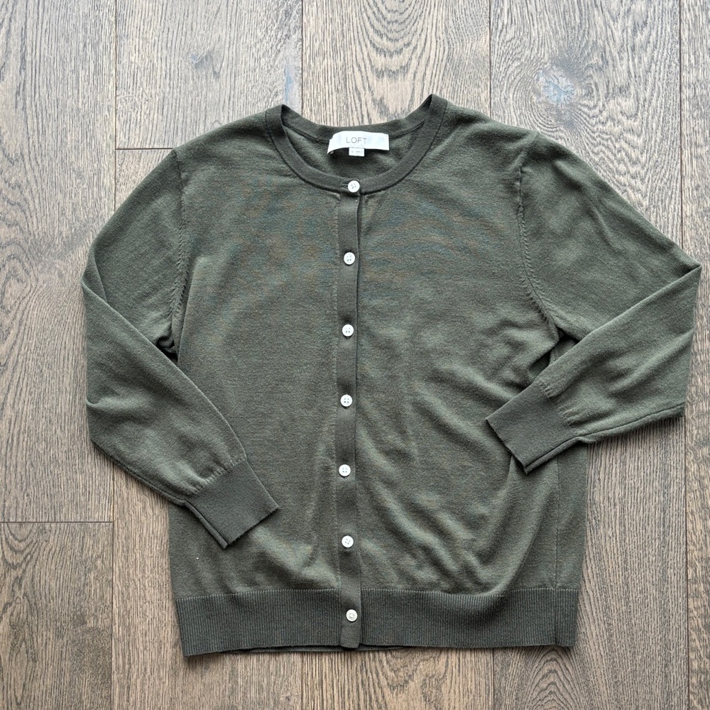LOFT Women's Olive Button-Up Cardigan